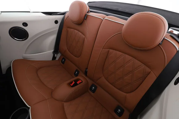 MINI Cabrio (2021) — foto 5 van 16