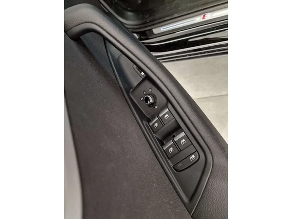 Audi A4 (2023) — foto 16 van 16