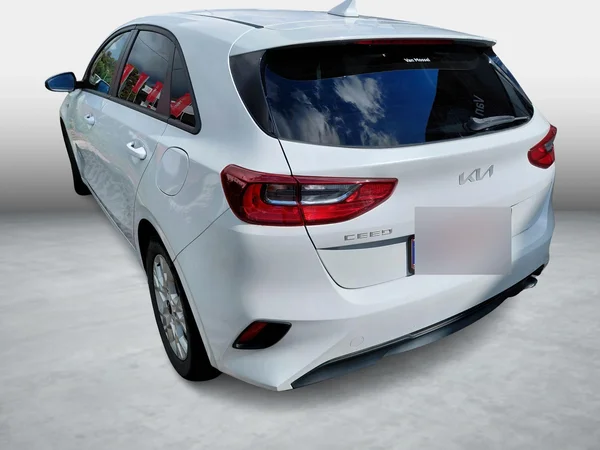 Kia cee'd (2022) — foto 13 van 19
