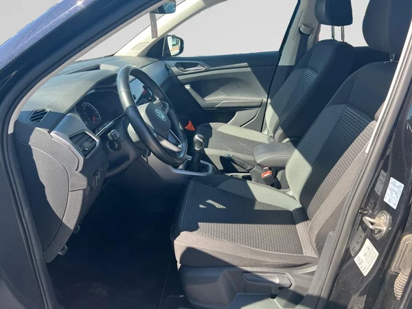 VOLKSWAGEN T-Cross (2022) — foto 14 van 18