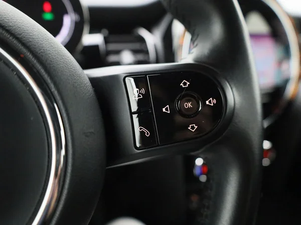 MINI One (2022) — foto 10 van 35