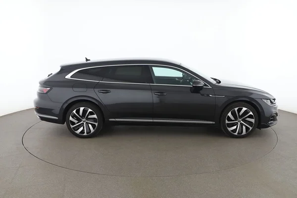 Volkswagen Arteon Shooting Brake (2022) — foto 13 van 16