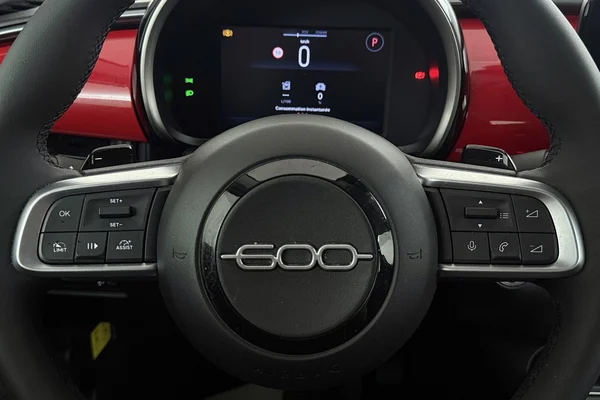 Fiat 600 (2025) — foto 11 van 32