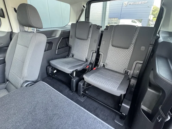 Ford Tourneo Connect (2025) — foto 6 van 24
