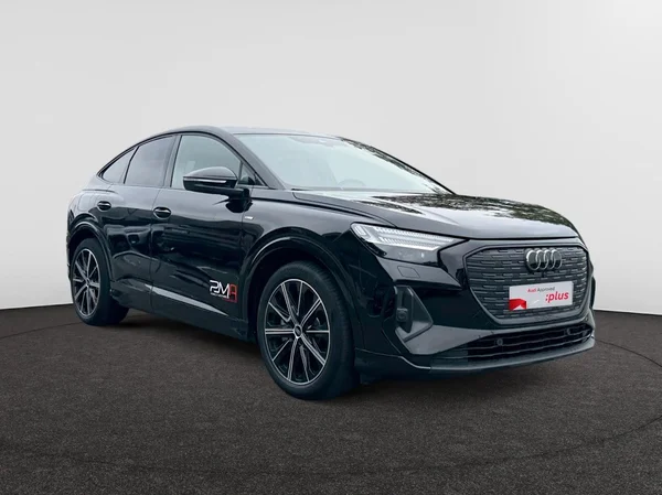 AUDI Q4 Sportback e-tron (2025) — foto 10 van 15
