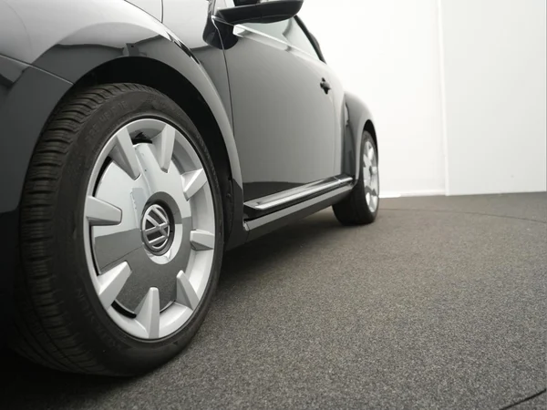 VOLKSWAGEN Beetle Cabriolet (2015) — foto 3 van 39