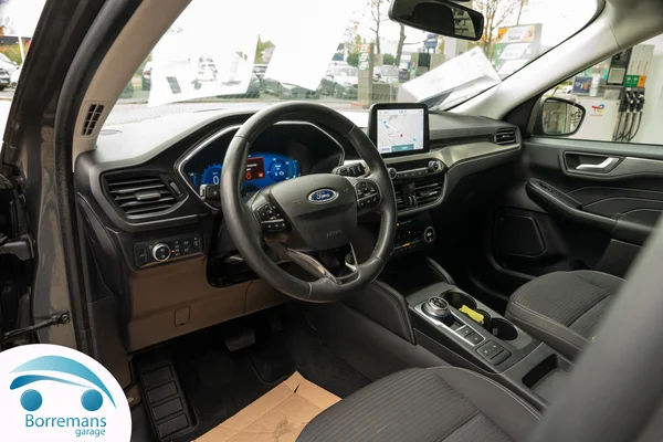 Ford Kuga (2022) — foto 24 van 33
