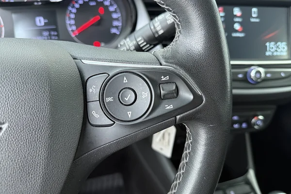 Opel Crossland (2022) — foto 6 van 17