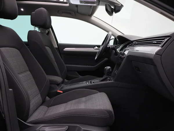 VOLKSWAGEN Passat Variant (2020) — foto 2 van 33
