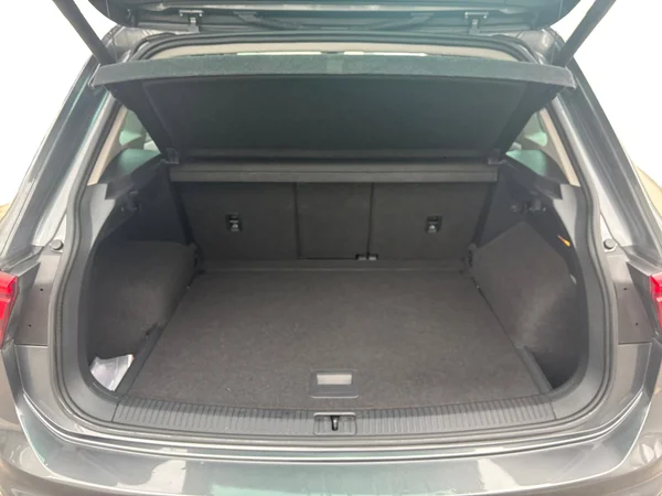VOLKSWAGEN Tiguan (2016) — foto 9 van 18