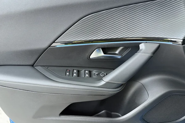 Peugeot 2008 (2023) — foto 8 van 32