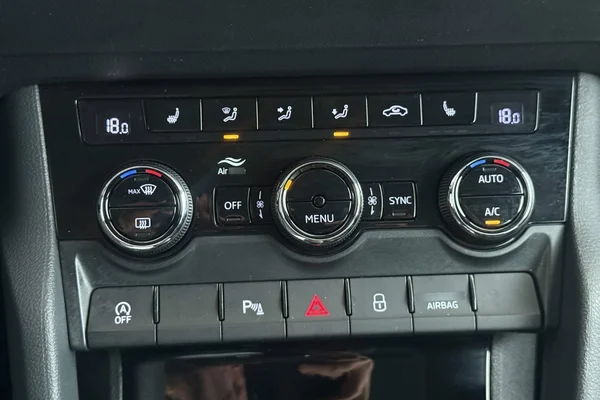 Skoda Karoq (2020) — foto 3 van 38