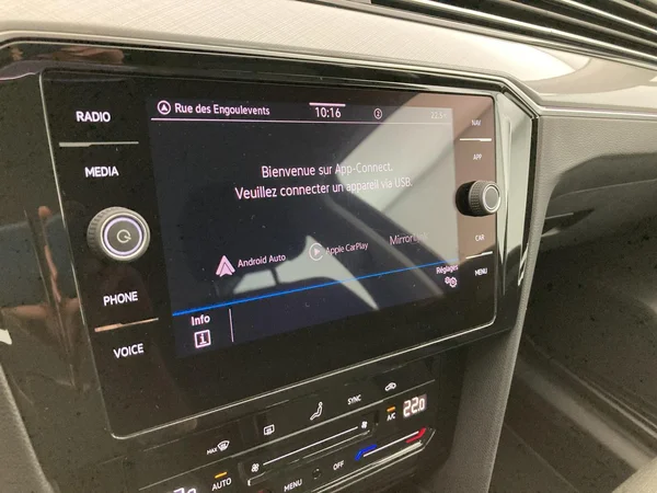 VOLKSWAGEN Passat Variant Dsl (2021) — foto 14 van 36