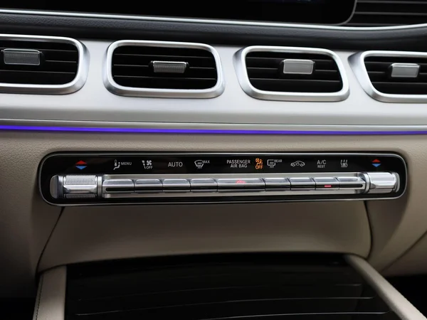 Mercedes-Benz GLE (2022) — foto 13 van 58
