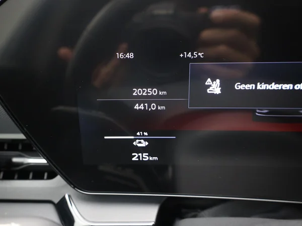 AUDI Q6 Sportback e-tron (2025) — foto 24 van 31