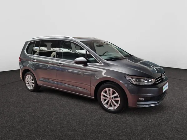 VOLKSWAGEN Touran (2019) — foto 22 van 23