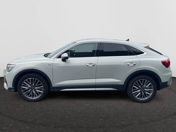 AUDI Q3 Sportback (2025) — foto 8 van 20