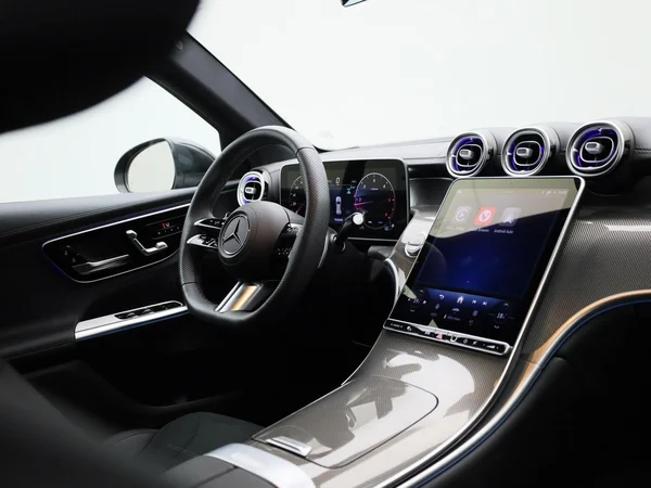Mercedes-Benz GLC (2025) — foto 32 van 45