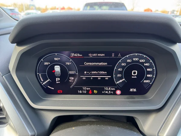 AUDI Q4 Sportback e-tron (2024) — foto 23 van 25