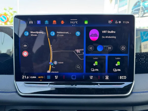 VOLKSWAGEN Tiguan eHybrid (PHEV) (2025) — foto 3 van 24