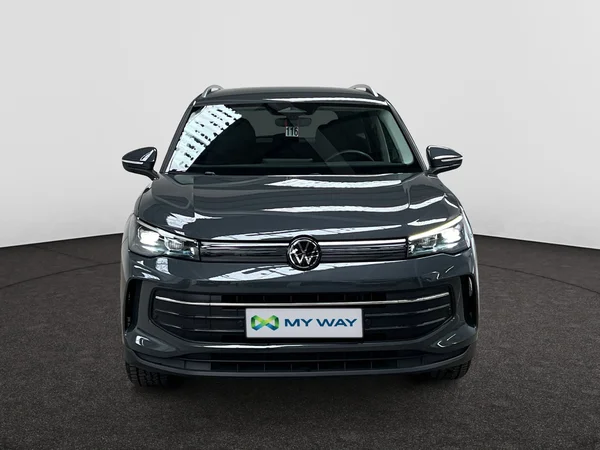 VOLKSWAGEN Tiguan (2024) — foto 14 van 20