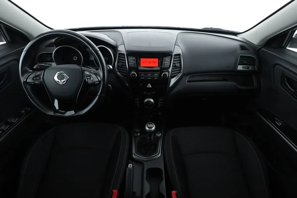 Ssangyong Xlv (2018) — foto 3 van 16