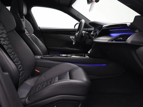 Audi e-tron GT (2021) — foto 24 van 30