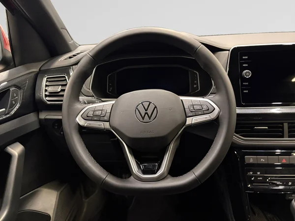 VOLKSWAGEN T-Cross (2025) — foto 2 van 15