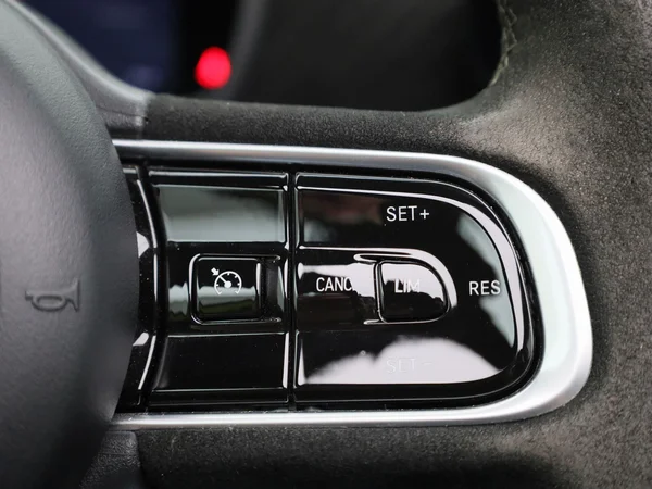 Fiat 500C (2023) — foto 19 van 48