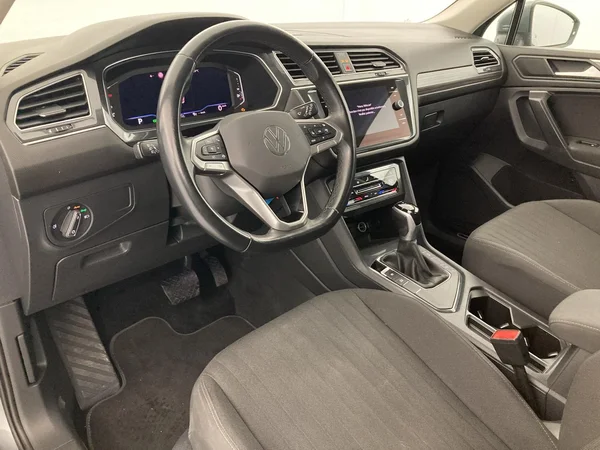 VOLKSWAGEN Tiguan Allspace (2022) — foto 9 van 35
