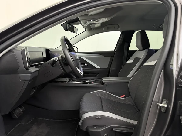 OPEL Astra (2023) — foto 2 van 28