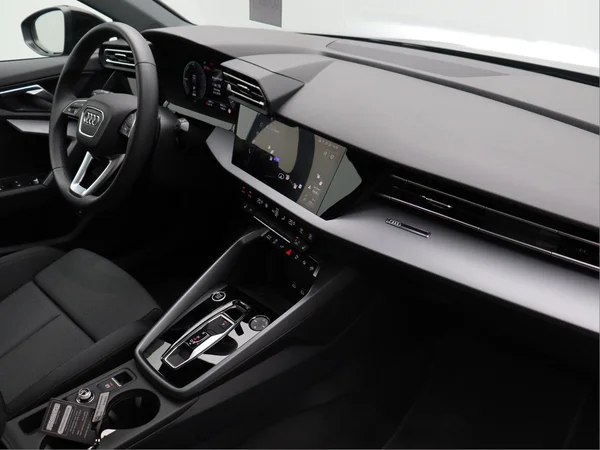 AUDI A3 Sportback PHEV (2025) — foto 13 van 17