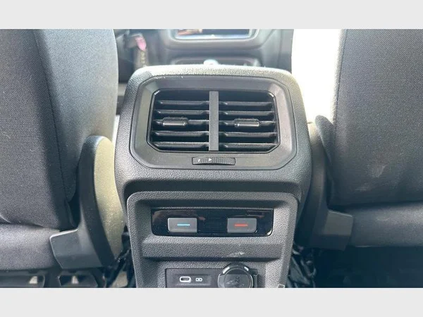 Volkswagen Tiguan Allspace (2021) — foto 18 van 28