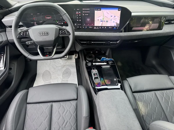 AUDI A6 Sportback e-tron (2026) — foto 2 van 24