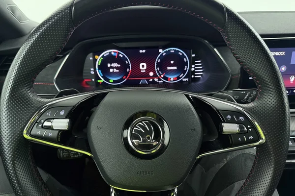 Skoda Octavia SW RS PHEV (2021) — foto 16 van 28