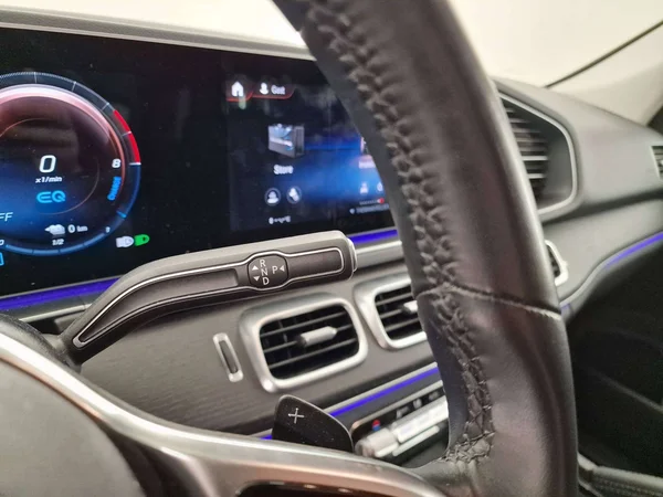 Mercedes-Benz GLE (2023) — foto 8 van 21