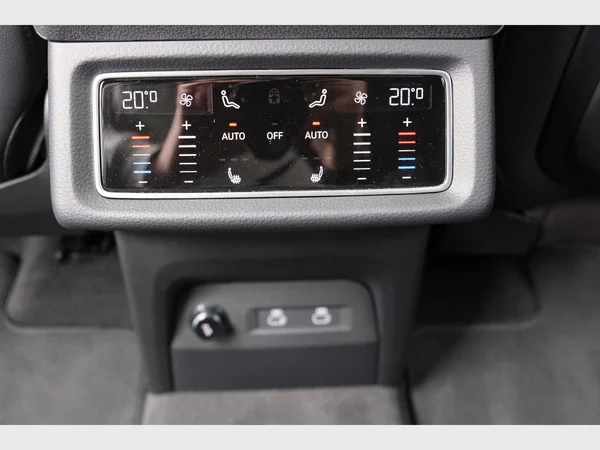 AUDI Q8 e-tron (2023) — foto 6 van 35