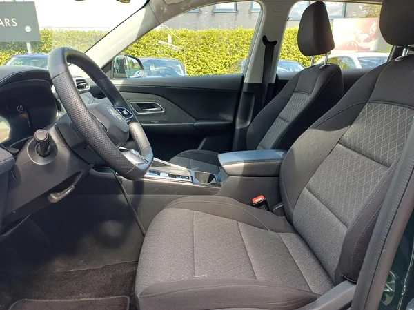 MG ZS (2025) — foto 8 van 20