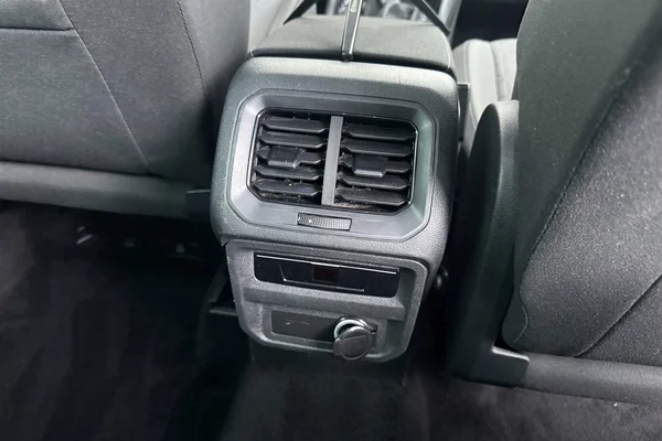 Volkswagen Tiguan (2022) — foto 11 van 37