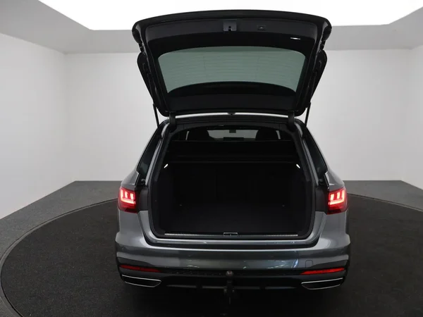 AUDI A4 Avant (2023) — foto 2 van 26