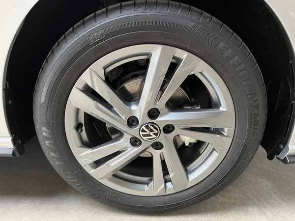 VOLKSWAGEN Polo (2024) — foto 3 van 21