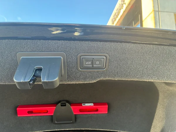 AUDI S8 (2025) — foto 16 van 24