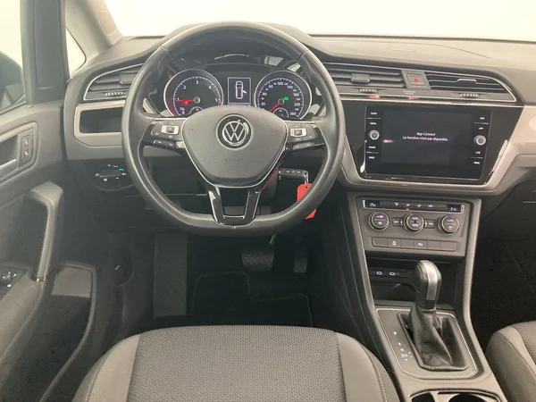 VOLKSWAGEN Touran (2020) — foto 23 van 23