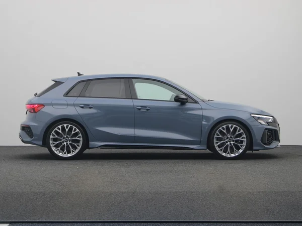 AUDI RS3 Sportback (2023) — foto 20 van 22