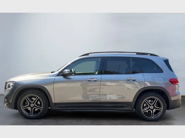 Mercedes-Benz GLB 180 (2021) — foto 24 van 29