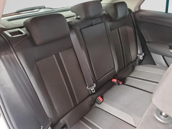 VOLKSWAGEN T-Roc (2021) — foto 11 van 22