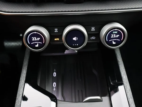 SKODA Superb SW (2025) — foto 17 van 31