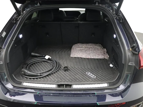AUDI A5 Avant e-hybrid (PHEV) (2026) — foto 9 van 18