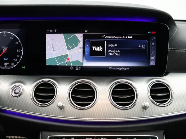 Mercedes-Benz E-Klasse (2020) — foto 9 van 32