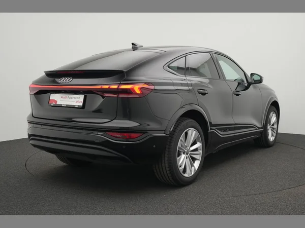 AUDI Q6 Sportback e-tron (2025) — foto 28 van 32